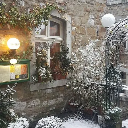 Gaestehaus By George Tatil Evi *